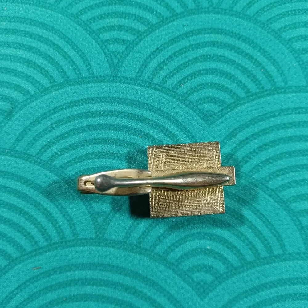 Vintage‎ Gold Tone Tie Bar Clip With Stone? Resin?